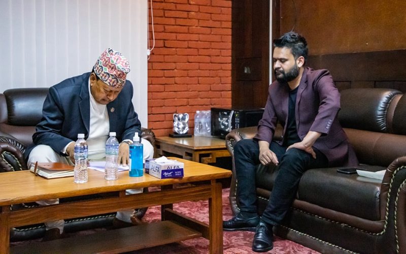 काठमाडौंका ६८ अस्पताल प्रशासन बन्द गराउने मेयर साहको चेतावनी, मन्त्रालयलाई ७ दिनको अल्टिमेटम