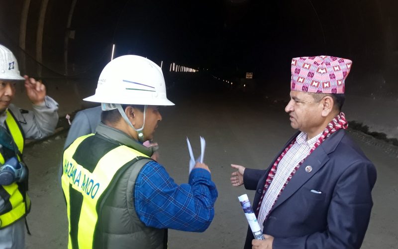 नागढुङ्गा सुरुङमार्ग: अनुगमनमा उच्च सरकारी अधिकारी