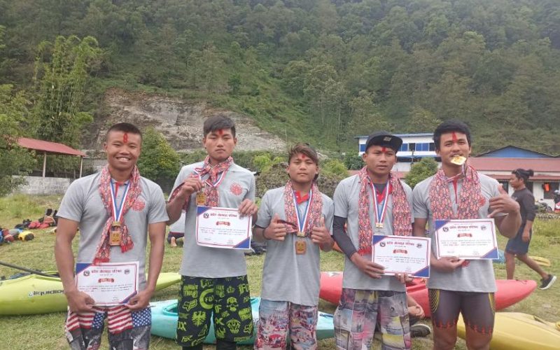 प्रदेशस्तरिय खुल्ला कायाकिङ प्रतियोगिता डम्बरले जिते स्वर्ण